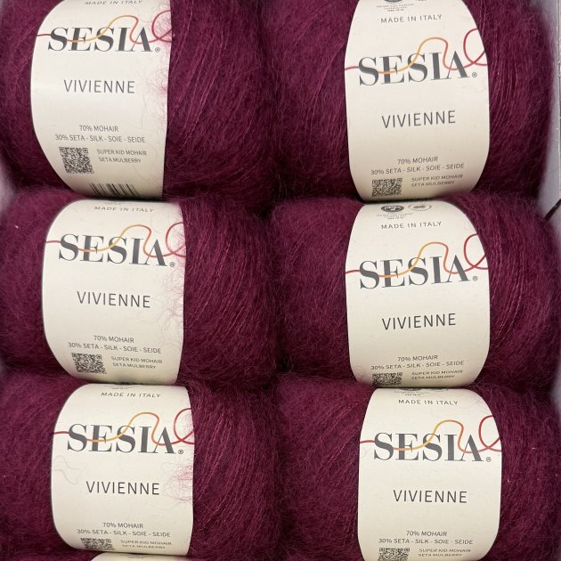 Sesia , Vivienne 70% extra fin Mohair, 30% Mullbärsilke, nystan á25g/210m