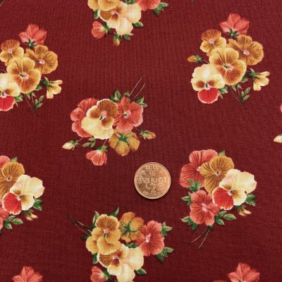 21200, tygbredd 110 cm, buketter med penseér.