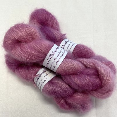 Kidmohair-silke-handfargat