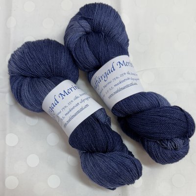 Merino med mullbärssilke, marinblå, lace 800m/100g