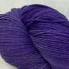 Handfärgat garn med silverglitter extra fin superwash Merino med nylon och stelina, 400m/100g, lila.