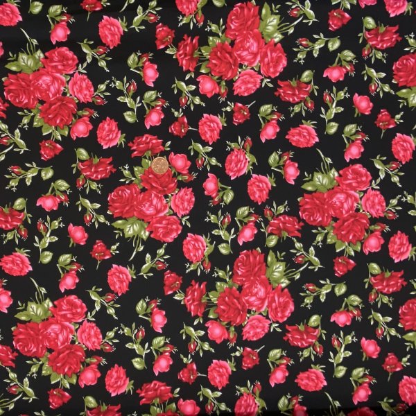 MT 2, Modetyg med rosor, tygbredd 145 cm.