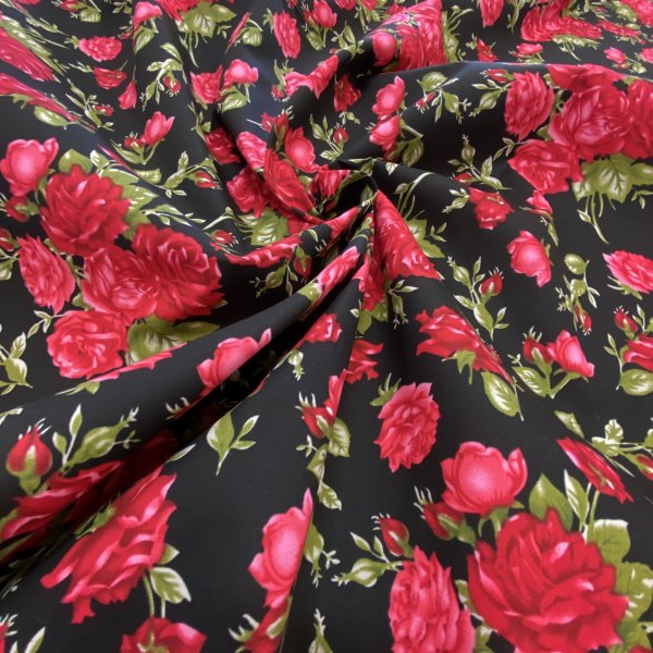 MT 2, Modetyg med rosor, tygbredd 145 cm.