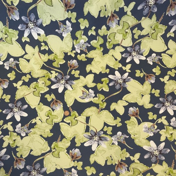 10133, Gardintyg Blåsippa, tygbredd 150 cm.