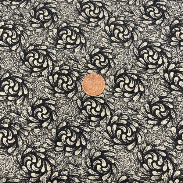 14269, beige motiv på svart bakgrund.