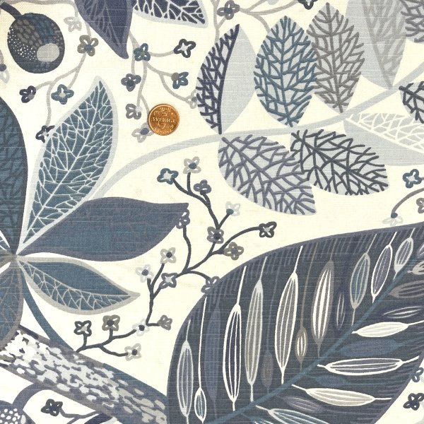 27 Gardintyg, Adam & Eva, blå, 100% bomull, tygbredd 150 cm.