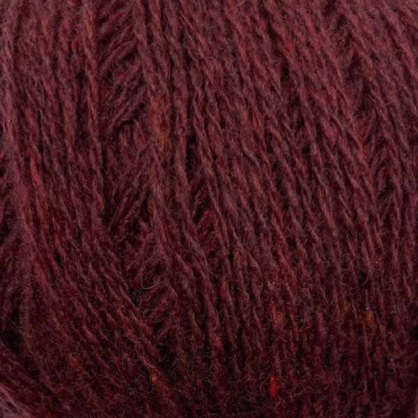 Sesia Scotland2, f. 451 vinröd, nystan á 50g.