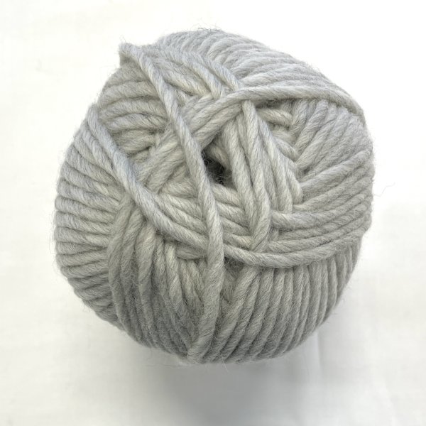 Viking Garn, Snorre f. 212 ljusgrå, 100% Highland Merino ull.