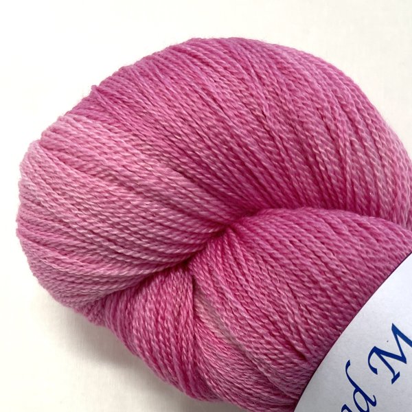 Merino med mullbärssilke, rosa, lace ca 800/100g