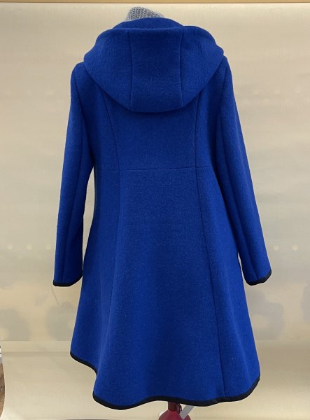 Kokt ull, royalblå. Tygbredd ca 140cm, 100 %ull.