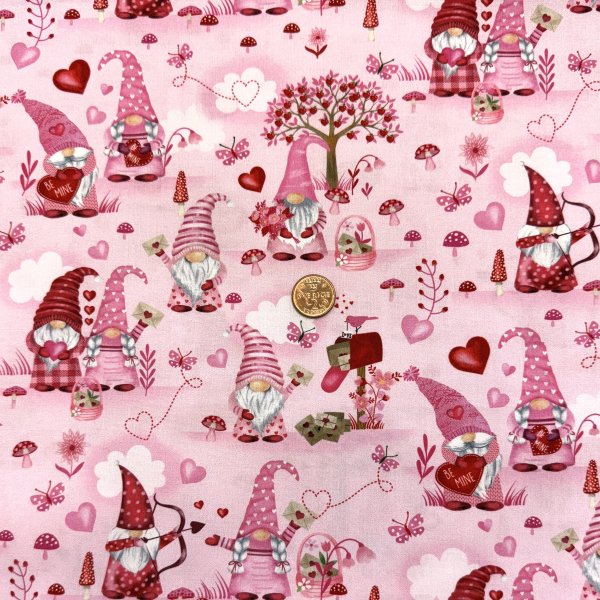 2816, små gnomer och hjärtan., tygbredd 110 cm