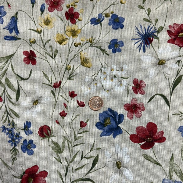 10164, gardintyg på metervara med blommor från en sommaräng.